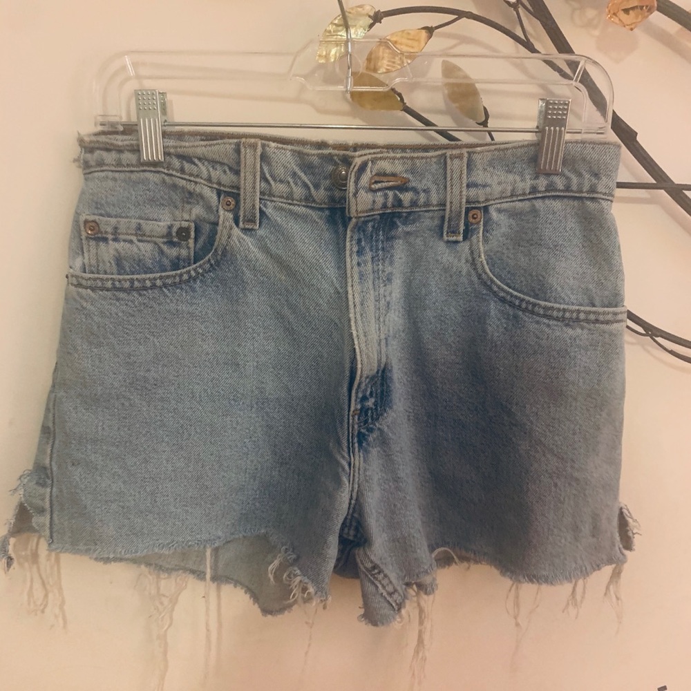 💥SOLD💥 Vintage Levi’s 550 Cutoff Shorts